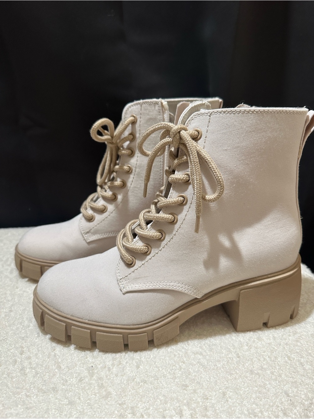 Universal Thread Lace up boots